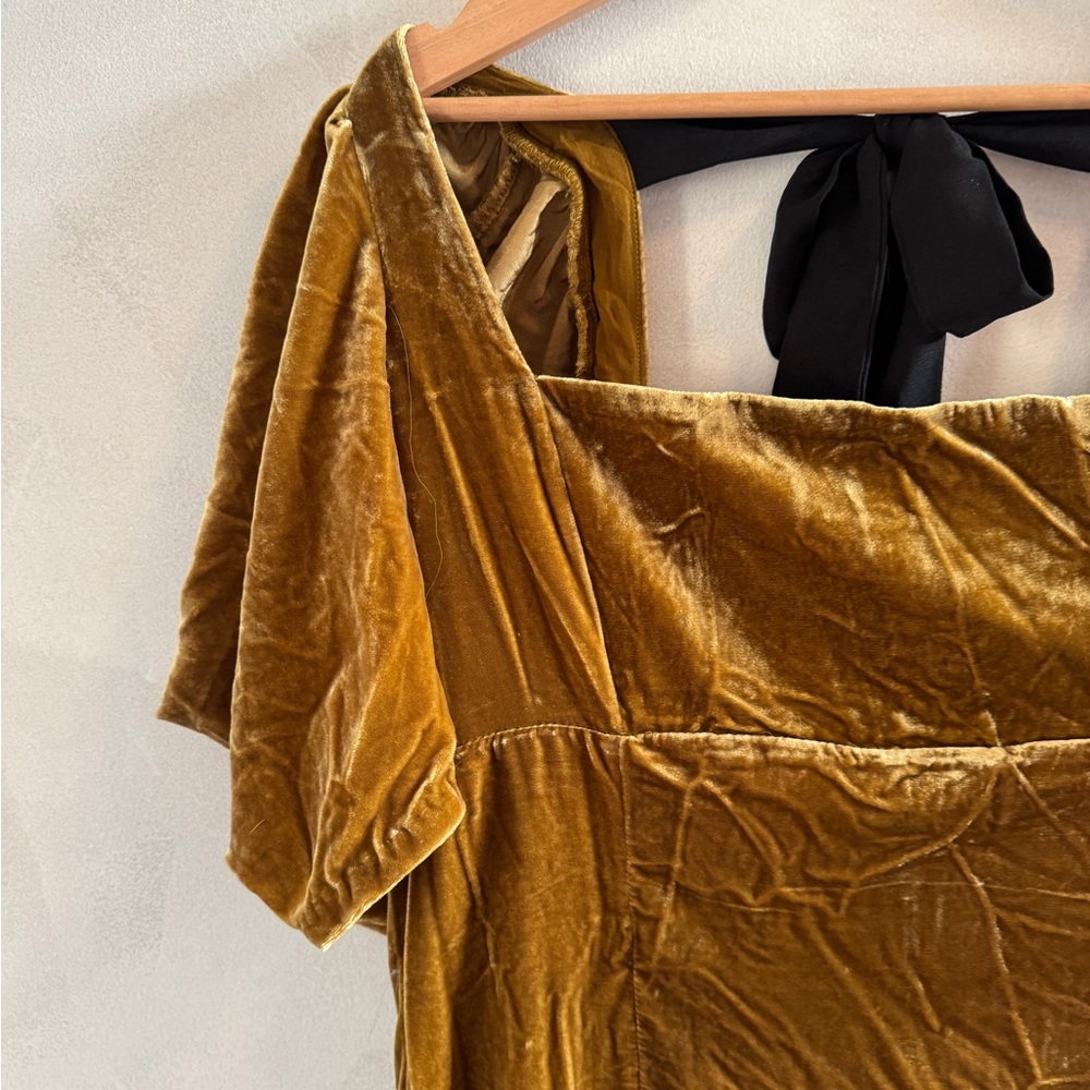 Anthropologie - Luxurious Velvet Maxi Dress in Gold - Size XL (NWT) - Picture 2 of 7